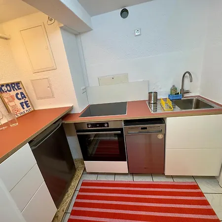 Altstadt - Gemuetliches Stuckzimmer Mit Badezimmer Und Kueche