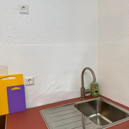 Altstadt - Gemuetliches Stuckzimmer Mit Badezimmer Und Kueche アパート ユーバーリンゲン